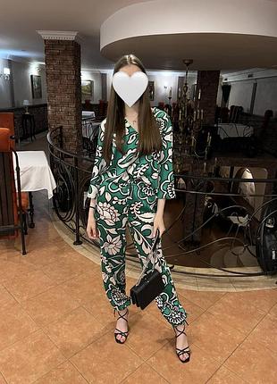 Зелений шовковий костюм від zara