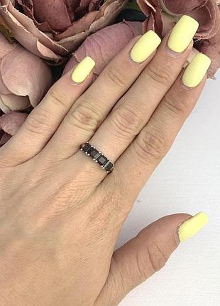 Срібне кільце з натуральним гранатом 1.781ct, родоване, 925 проба, розмір 17.5