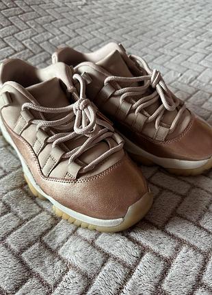 Кросівки nike air jordan 11 retro low rose gold
