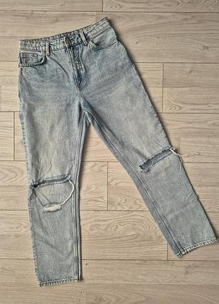 Джинсы мом monki рваные