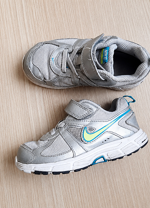 Дитячі кросівки nike оригінал 27 розмір (16 см устілка) унісекс