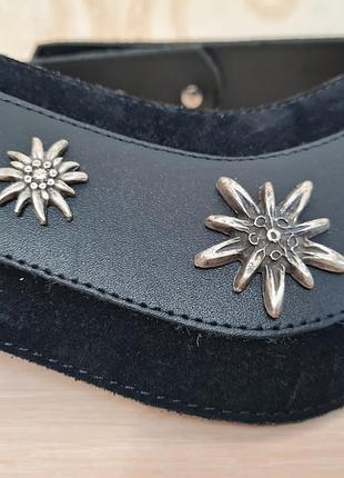Корсетный пояс в стиле баварского костюма dirndl украшен металлическими вставками в форме эдельвейсов ремень baumann 3
