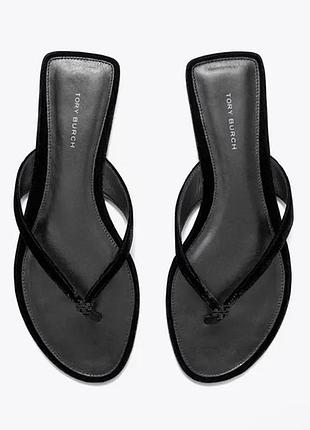 Жіночі вельветові в'єтнамки tory burch classic pavé flip-flop із фірмовим логотипом бренда