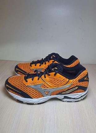Кроссовки mizuno