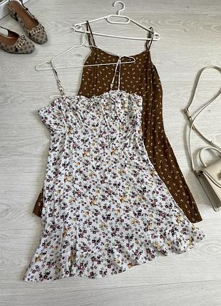 Коротенький сарафан urban outfitters