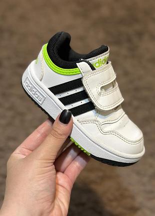 Оригінальні дитячі кросівки adidas 23 розмір (14см устілка) на липучці, б/в