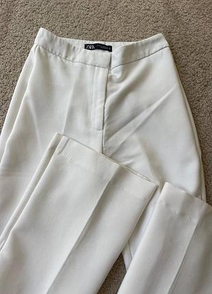 Білі штвни zara