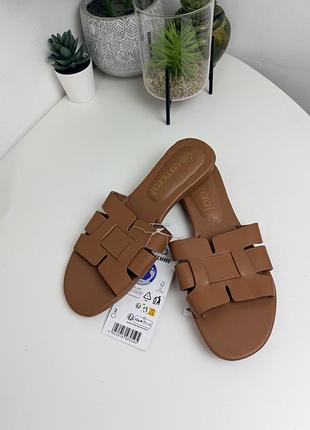 Шльопки шкіряні есмара