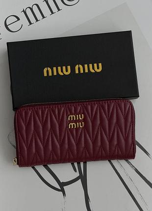 Гаманець miu miu стеганий бордовий
