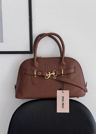 Miu miu aventure nappa leather medium size коричневый