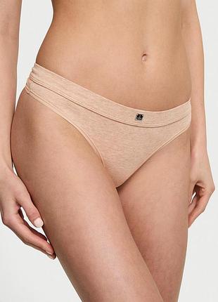 Женские трусики стринги victoria's secret (2126439778345) logo cotton thong xl бежевые