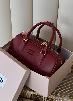 Сумка miu miu arcadie leather medium - premium червоний