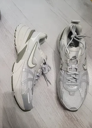 Кроссовки nike v2k run нові original