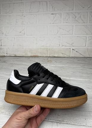 Крутые черные кроссовки adidas samba xlg