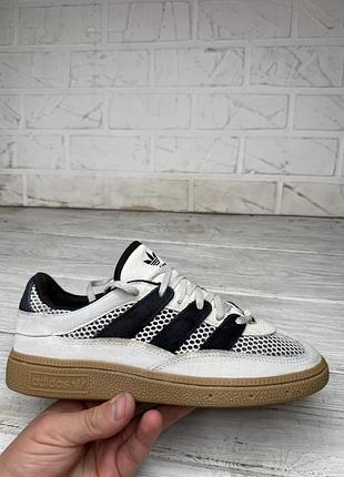 Модные женские кроссовки adidas originals handball spezial st