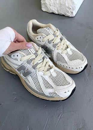 Сірі кросівки унісекс new balance 1906r grey beige х нью беланс 42
