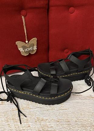 Оригінал. шкіряні фірмові босоніжки dr.martens 43р.
