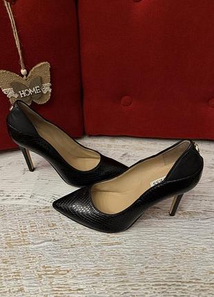 Оригинальн. кожаные фирменные туфли-лодочки guess 39р.