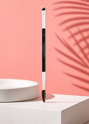 Anastasia beverly hills
brush 12 precision brow brush for pomades & gels