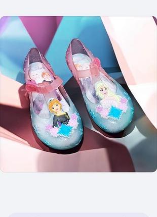 Дитячі желейні туфлі disney frozen 2 anna and elsa casual jelly shoe (toddler girls) з глітером та зображенням ельзи й анни