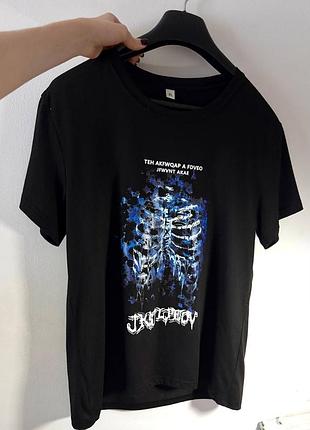Чорна футболка з принтом скелета grunge