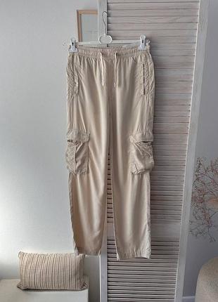 Штани карго stradivarius