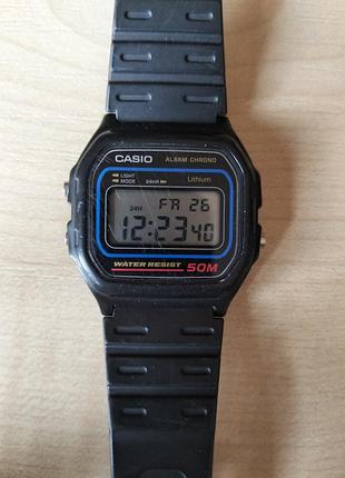Годиник casio