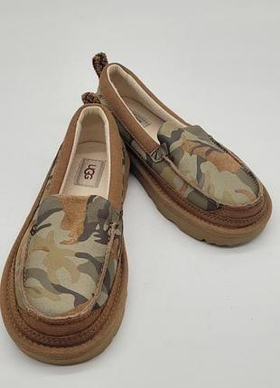 Стильные детские лоферы ugg в камуфляжной расцветке