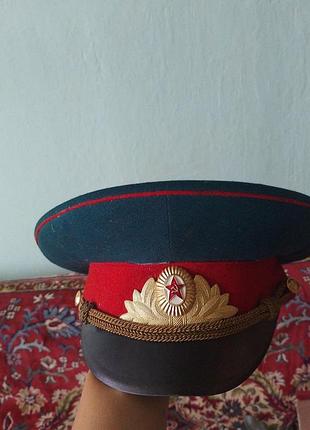 Винтажная фуражка советского офицера