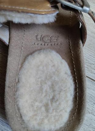 Шльопанці ugg