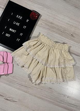 Шорти оборками з мереживом asos