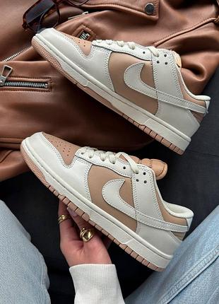 Стильні жіночі кросівки nike dunk low next nature beige sail