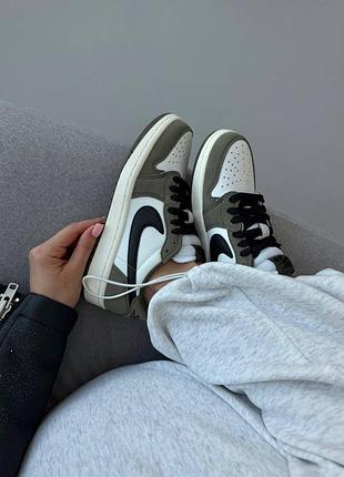 Жіночі кросівки air jordan retro 1 “medium olive”