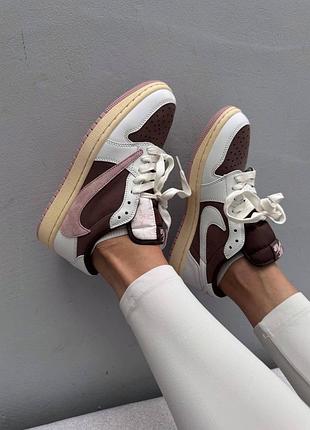 Жіночі кросівки air jordan retro 1 x travis scott | brown / pink premium