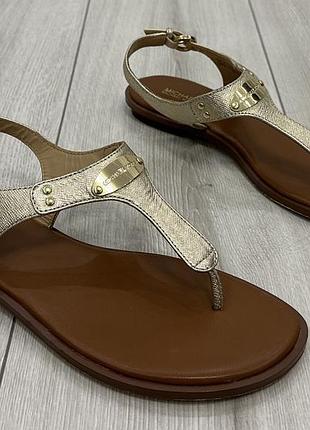 Женские кожаные сандалии michael kors mk plate thong (26 см)