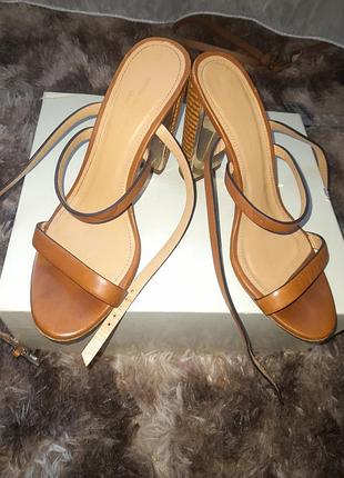 Кожаные босоножки massimo dutti (лимитированная коллекция)