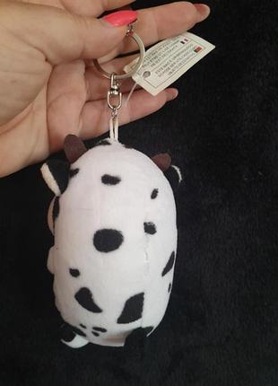 Игрушка брелок коровка 2