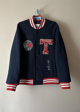 Бомбер tommy jeans varsity jacket