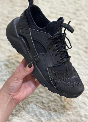 Оригінальні чорні кросівки nike huarache 39 розмір (24.5см устілка) сітка б/в
