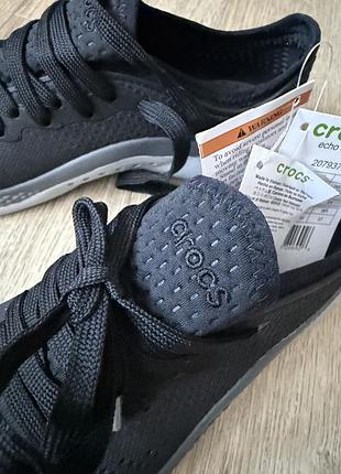 Crocs (зручні та легкі кросівки)