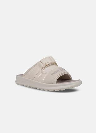 Женские шлепанцы new balance