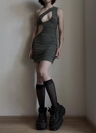 Обтисла сукня міні хакі з асиметричними вирізами та драпуванням y2k grunge cyber