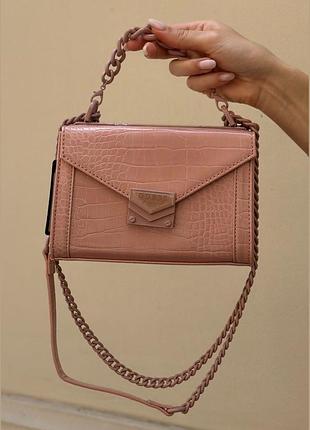 Женская сумка guess кросс-боди рептилия розовая