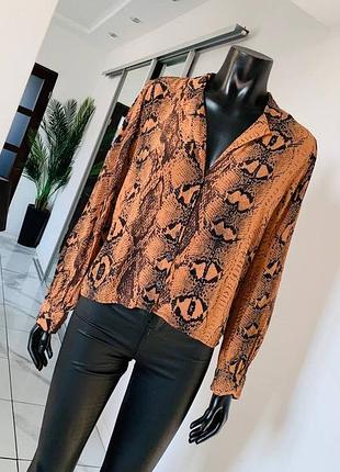 Рубашка topshop со змеиным принтом, размер uk 10 (m)