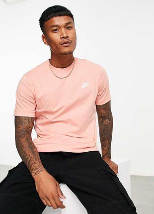 Футболка nike club світло-коралового кольору.