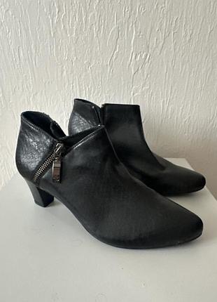 Шкіряні черевики, закриті туфлі на невеличкому каблуку gerry weber 37