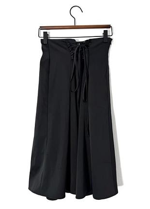 Чорна атласна спідниця міді h&m