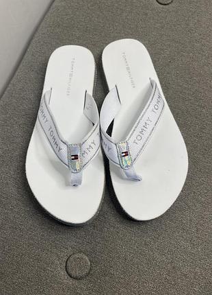 Вʼєтнамки tommy hilfiger  розпаровка 0,5 розмір