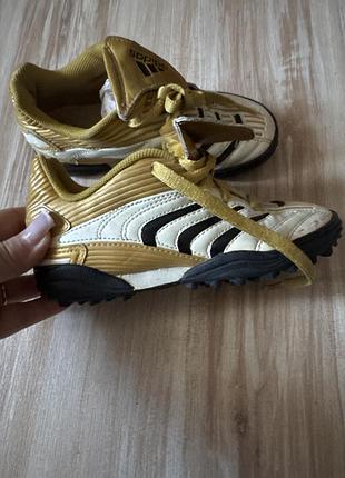 Футбольні кросівки сороконіжки adidas, р.31 устілка 19см
