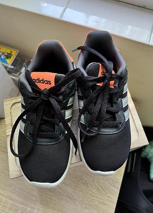 Дитячі кросівки adidas, розмір 28, оригінал